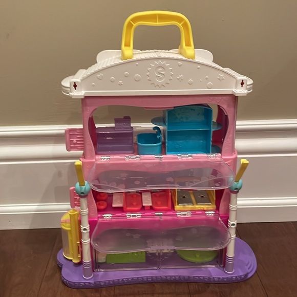 Shopkins Tall Mall with Carrying Case - Picture 7 of 9